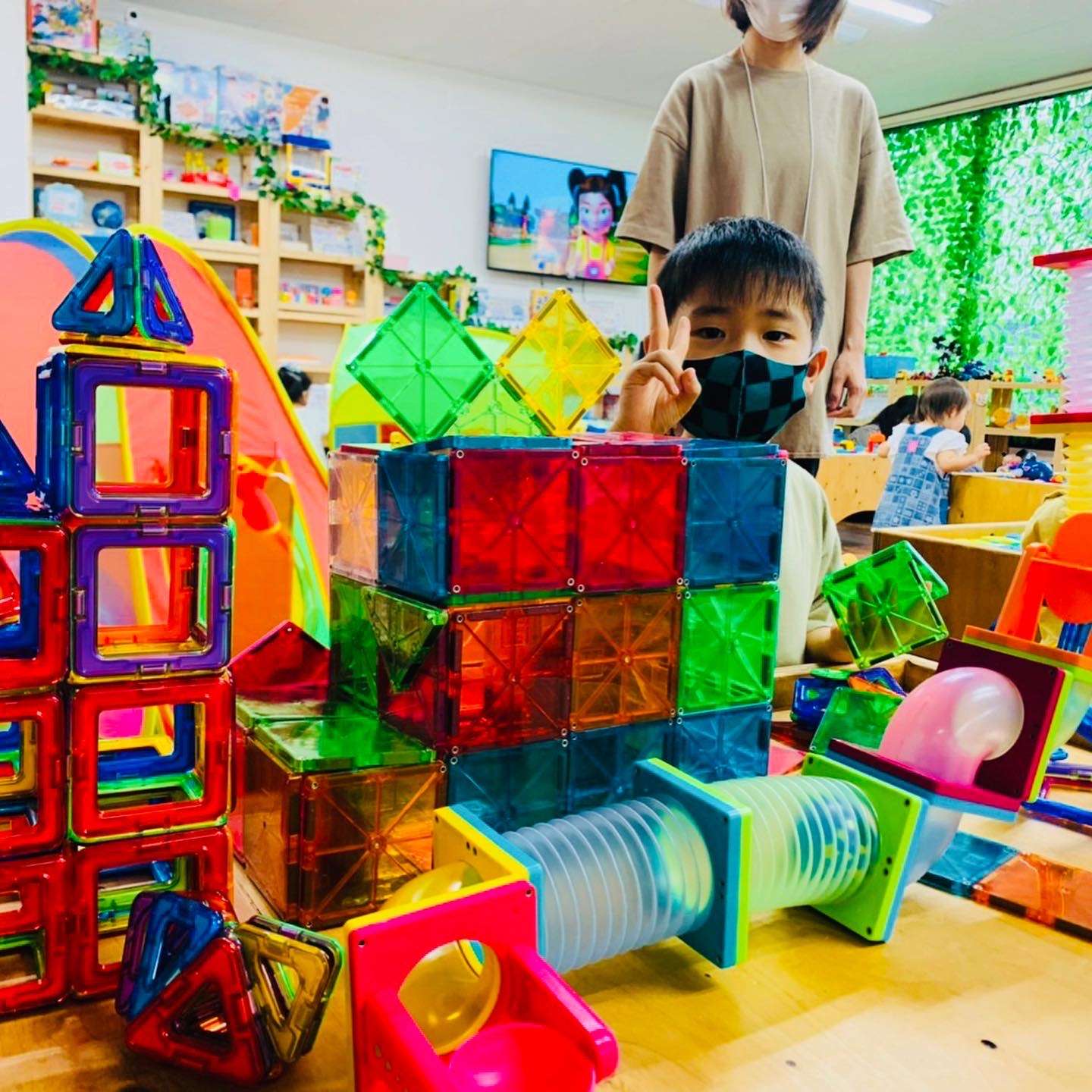 知育玩具がたくさん！鹿児島市室内遊戯場！０歳から楽しい知育玩具広場そだて